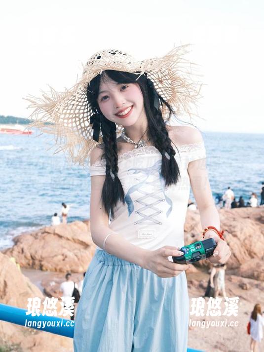 17c吃瓜 分享17c吃瓜的奇妙边际——吃的不是瓜,是一整片热闹!