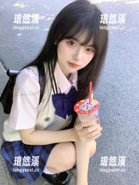 惨了！军训期间发现51吃瓜fun可以免费放松，结果……都变成了‘魔鬼教官’！