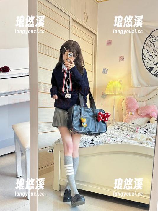 听说下载zztt76.ccm能让你拥有无限的八卦与惊叹，快来试试是不是“疯”了？