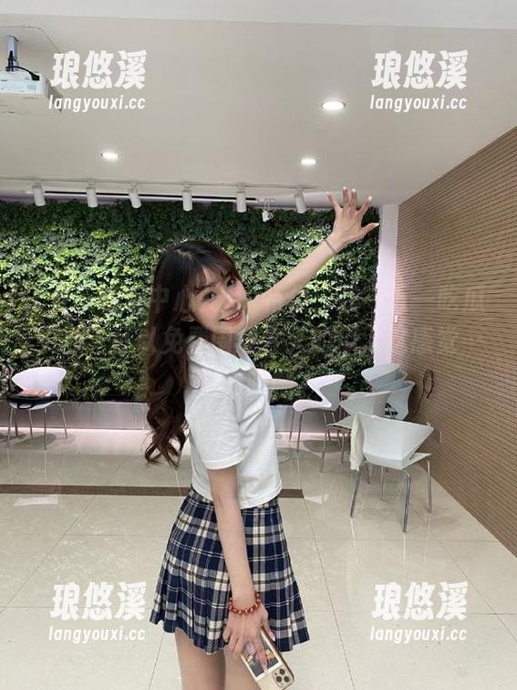五一特供：在“五一吃瓜中心”可以免费围观今天的瓜，这感觉……啧啧啧。