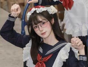 吃瓜头条苹果版，今天咱往日剧情重温一遍，八卦也有情怀对不对？