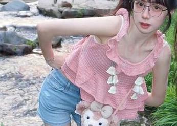 谁说登录“吃瓜网91”不能一边吃零食一边看劲爆八卦?