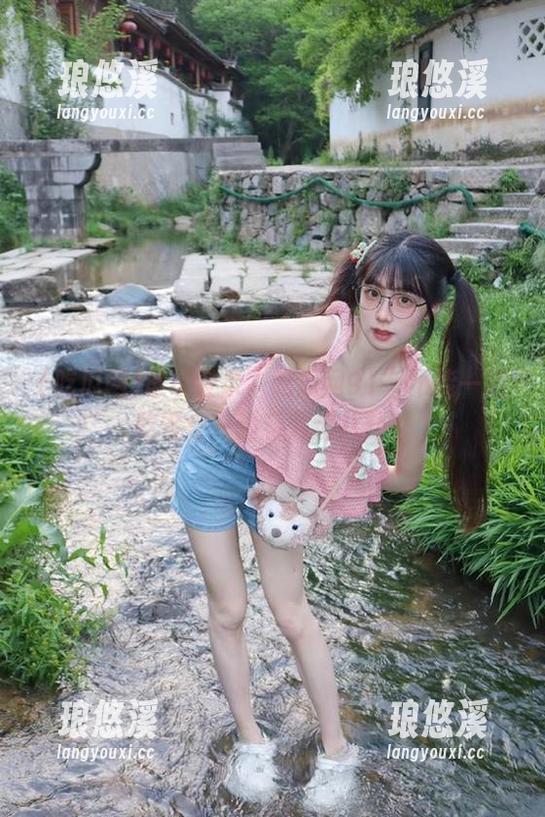 谁说登录“吃瓜网91”不能一边吃零食一边看劲爆八卦？