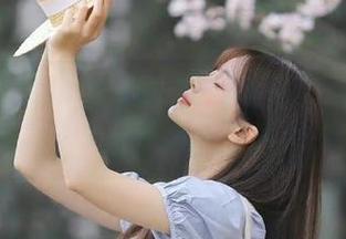 吃瓜网的入口在哪儿？总有种期待，仿佛八卦正在悄然降临。