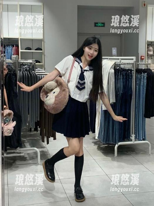在吃瓜网站免费在线，配合我的神评论，简直成为示范级别的小透明！