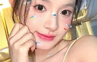刷网页找刺激，扒哥黑料秀明星网红的另一面，成为黑历史的小册子。