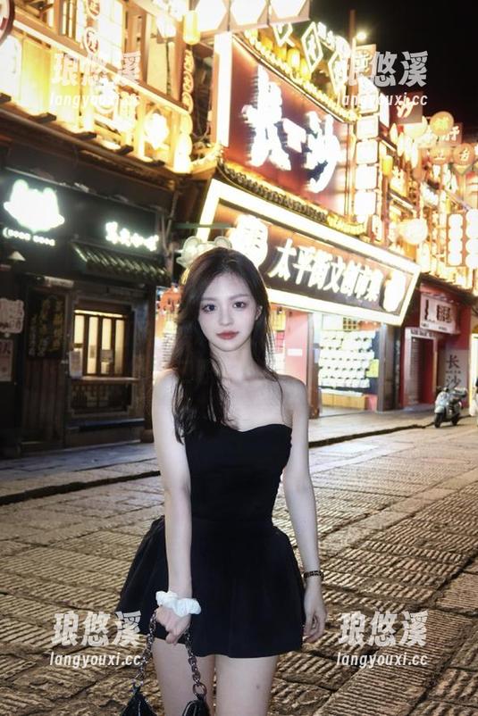 黑料不打烊app：八卦其实就是我的第二职业，时刻准备追剧！