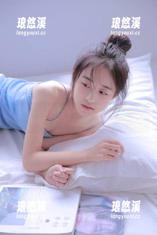 黑料吃瓜苹果版：在线打卡，不看终于力不从心，只能哈哈哈！