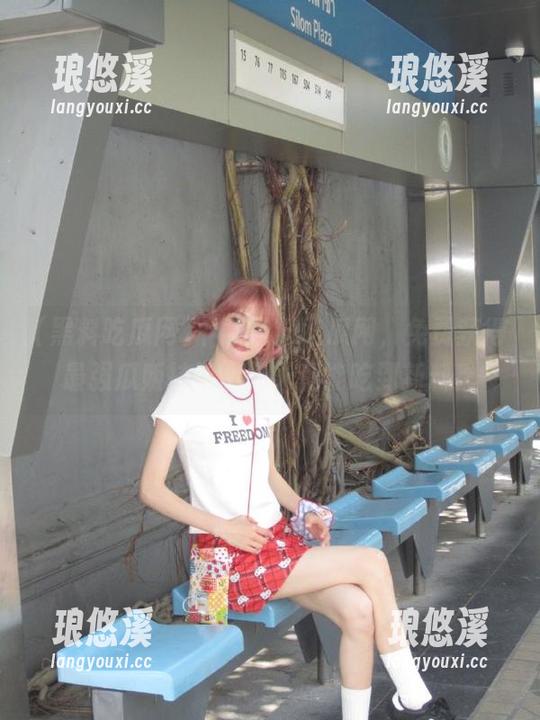 下载黑料吃瓜网，免费获得最强瓜贩技能，天天都能吃到新料！