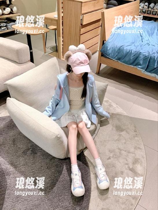 黑料社 别再犹豫了,黑料社下载,把八卦装进你的手机,随时随地吃瓜!