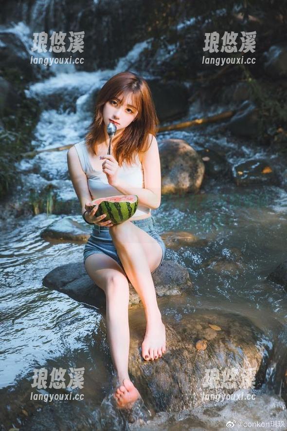黑料社 永不迷路!黑料社在线教你如何用抓马啊,吃瓜的姿势更重要!