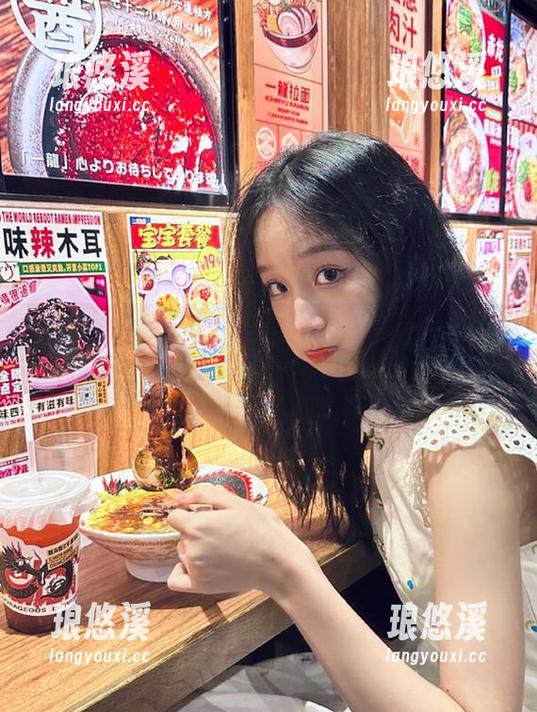 黑料社 全网求黑料?快来黑料社地址,下载黑暗中的八卦吧!