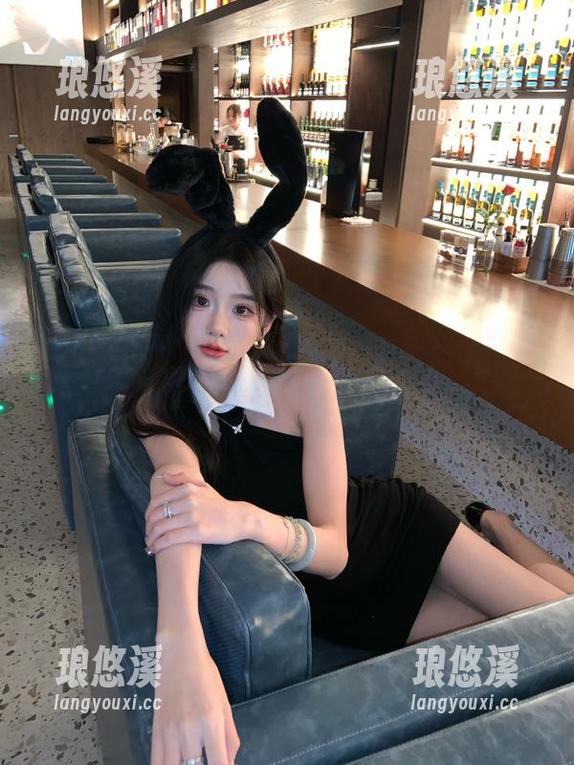 黑料社 最新黑料社在线,瓜太好吃,我一口气看了个够!