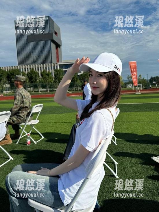 下载黑料网，谁说我不能一边吃瓜一边追剧？